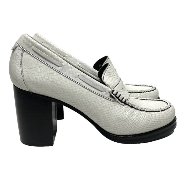 RE/DONE + WEEJUNS The Winsome Heel Loafer in White Textured Leather - Picture 3 of 16